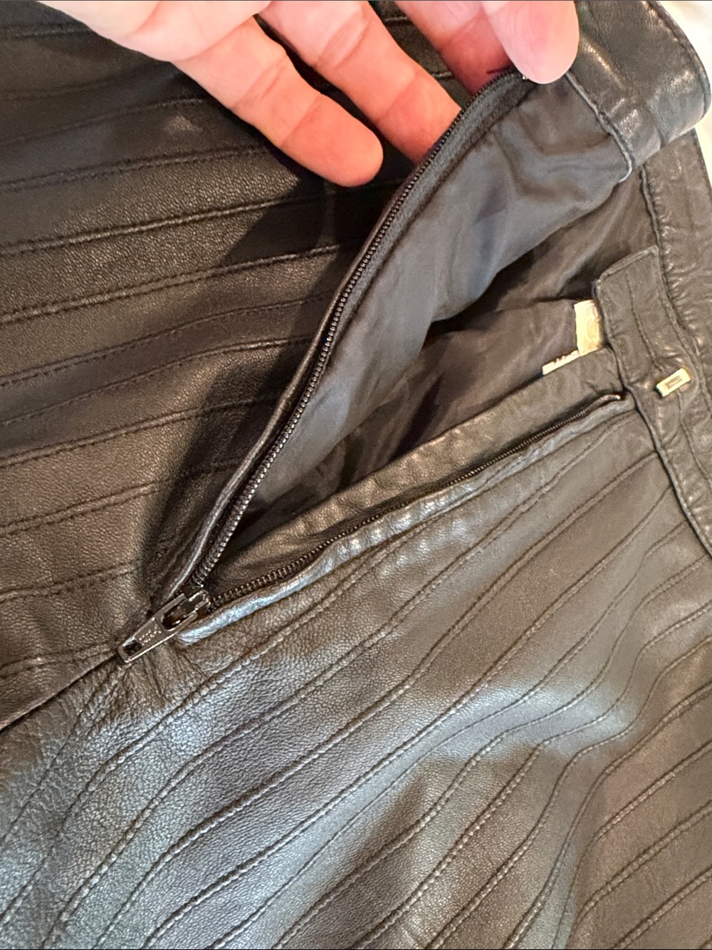Cache y2k vintage style Black 100% Leather Flared Pants - Picture 7 of 9